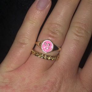 Gold plated ring
Size medium 7/8
925 silver plated
Beautiful detail